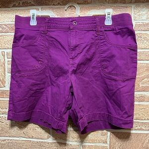 Purple Lee Relaxed Fit Women’s shorts. Size 12.